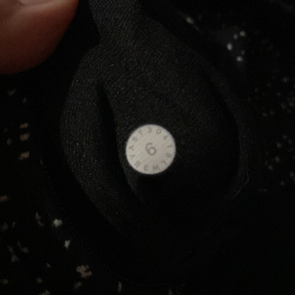 Lululemon run briskly quarter zip pullover - Picture 9 of 9